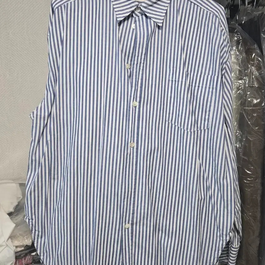 [BUNJANG] Jeonggam Studio Stripe Oversized Shirt / [정감스튜디오] 스트라이프 오버핏 셔츠
