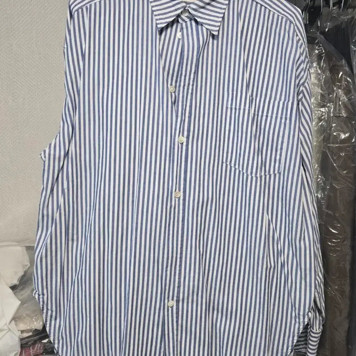 [BUNJANG] Jeonggam Studio Stripe Oversized Shirt / [정감스튜디오] 스트라이프 오버핏 셔츠