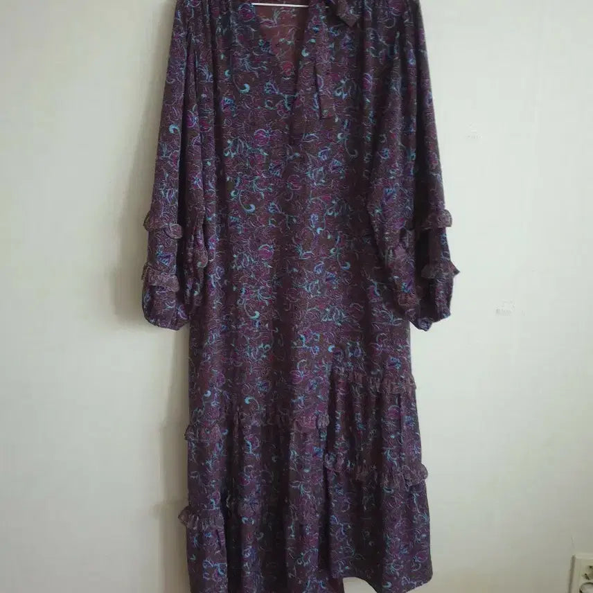 [SOLD OUT] 클로젯 CLOSET 리본넥 티어드 롱 원피스 M정도