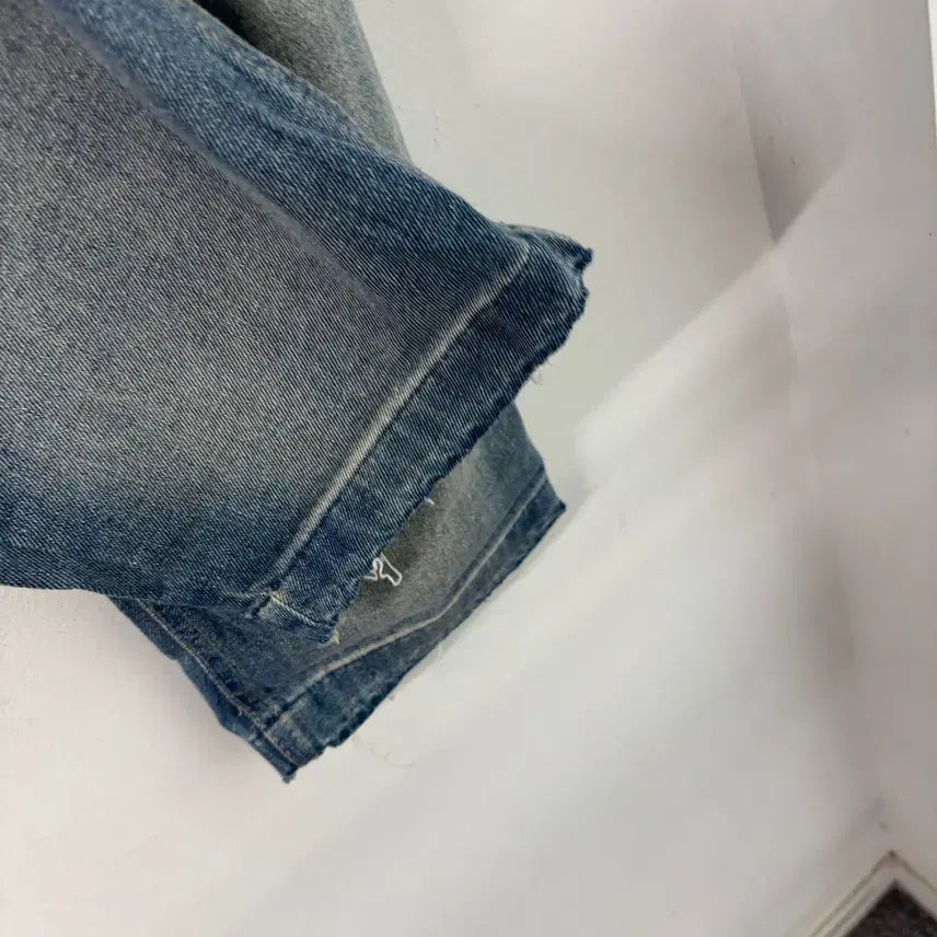 [SOLD OUT] 타임 워시드 데님팬츠