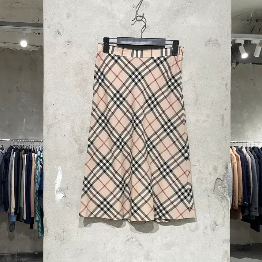 [BUNJANG] Burberry Nova Check Midi Skirt / 버버리 베이지 노바체크 미디스커트