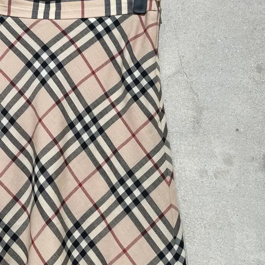 [BUNJANG] Burberry Nova Check Midi Skirt / 버버리 베이지 노바체크 미디스커트