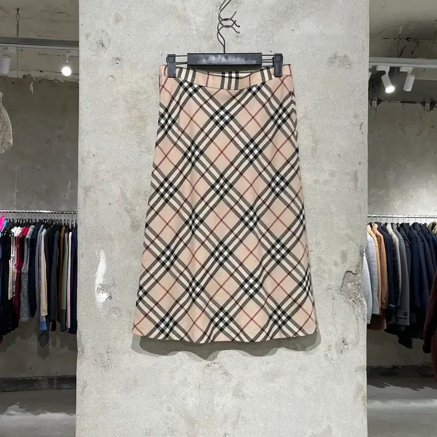 [BUNJANG] Burberry Nova Check Midi Skirt / 버버리 베이지 노바체크 미디스커트