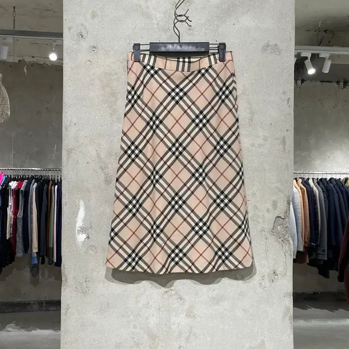 [BUNJANG] Burberry Nova Check Midi Skirt / 버버리 베이지 노바체크 미디스커트