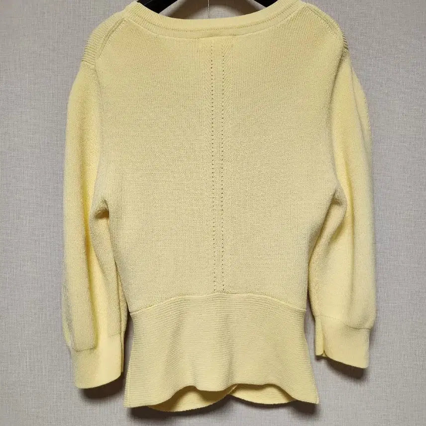 [BUNJANG] It Misha Crop Knitted Top / 잇미샤 크롭한  꼬임니트