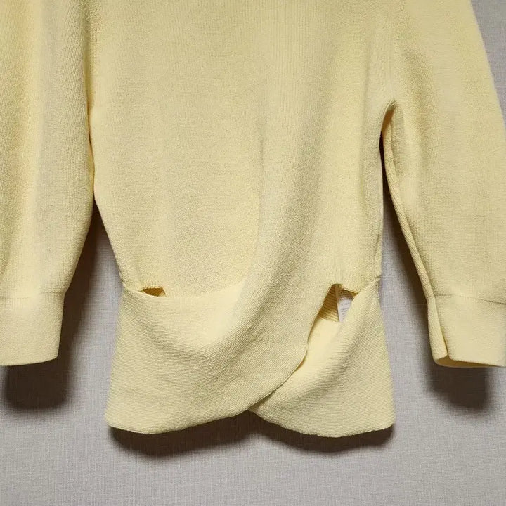 [BUNJANG] It Misha Crop Knitted Top / 잇미샤 크롭한  꼬임니트