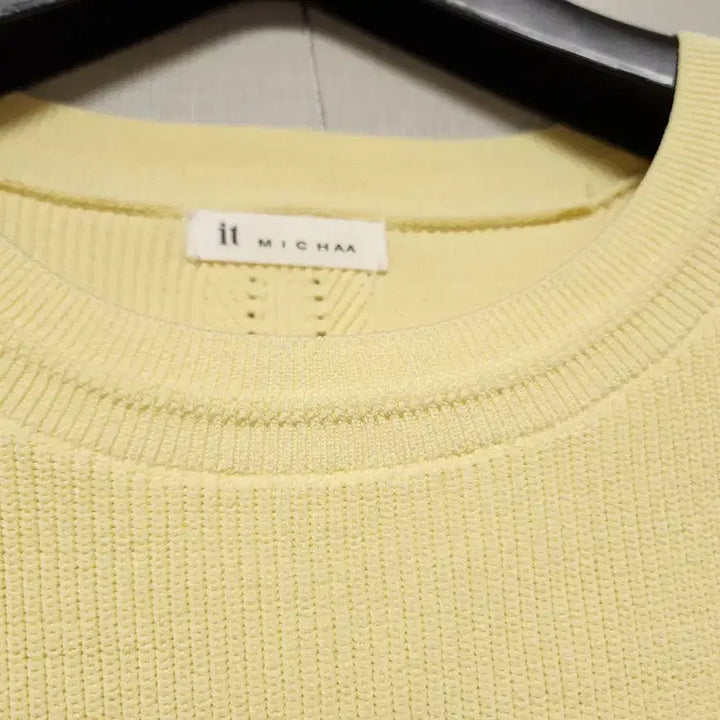 [BUNJANG] It Misha Crop Knitted Top / 잇미샤 크롭한  꼬임니트
