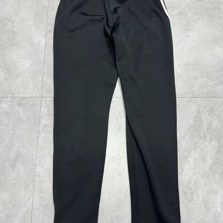 [SOLD OUT] 76 (30) 아디다스 adidas X 제레미 스콧