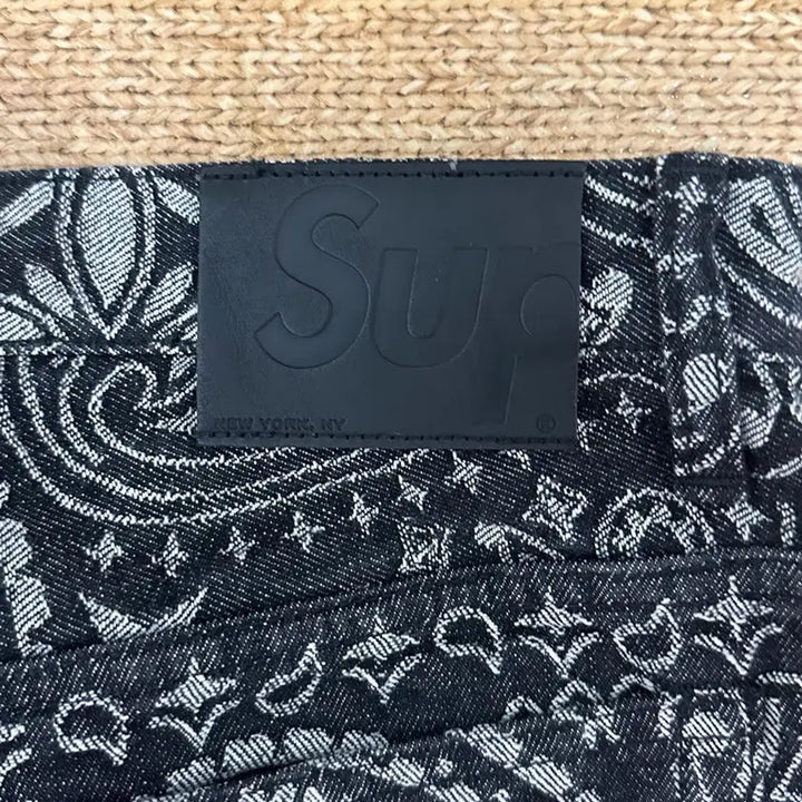 [BUNJANG] Supreme Bandana Jacquard Black Jeans / 슈프림 반다나  배기 블랙 팬츠 32