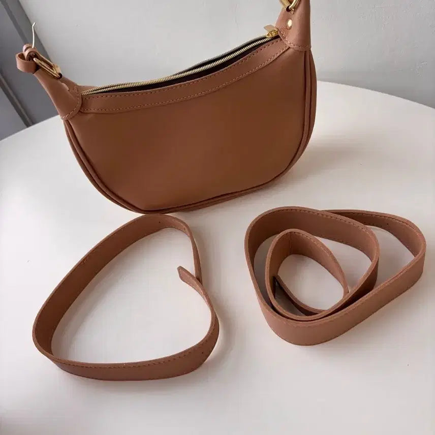 [BUNJANG] Leather Half-Moon Shoulder Bag / 소가죽 반달숄더백