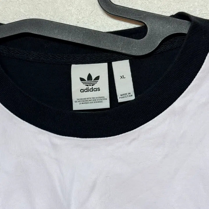 [BUNJANG] Adidas Big Logo Cropped T-Shirt XL / 아디다스 빅로고 크롭 반팔티 XL