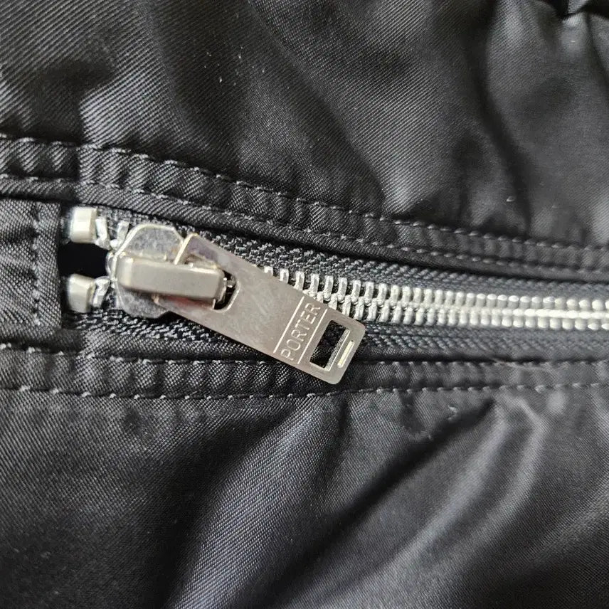 [BUNJANG] Yoshida Porter Tanker 2-Way Shoulder Bag / 요시다포터 탱커 플립형 2way 숄더백