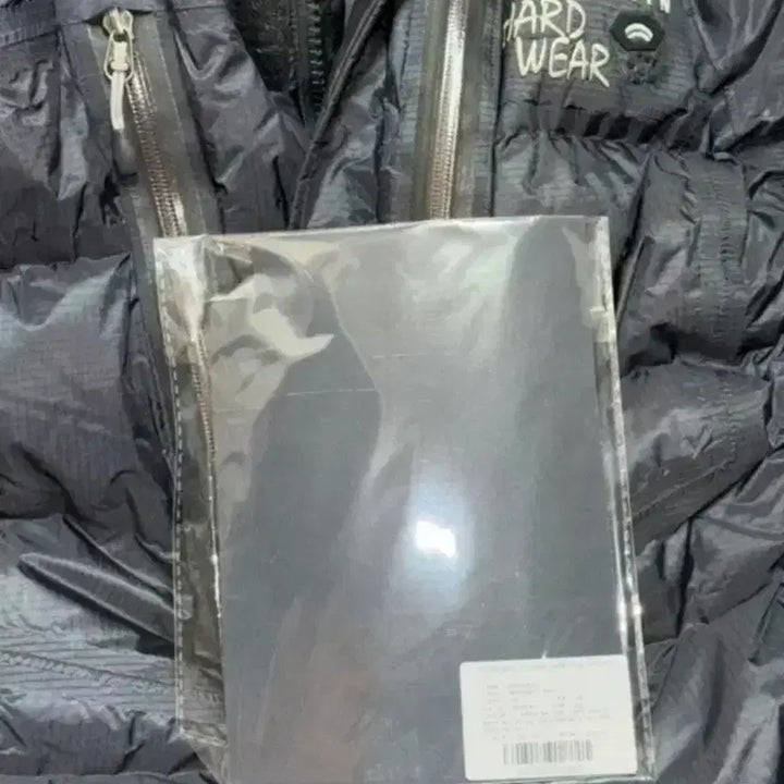 [SOLD OUT] 마운틴 하드웨어 앱솔루트 제로패딩