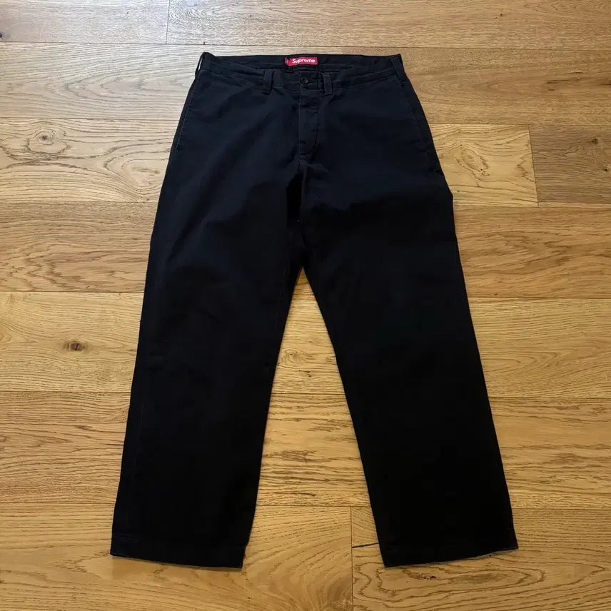 [SOLD OUT] 슈프림 치노팬츠 아치로고