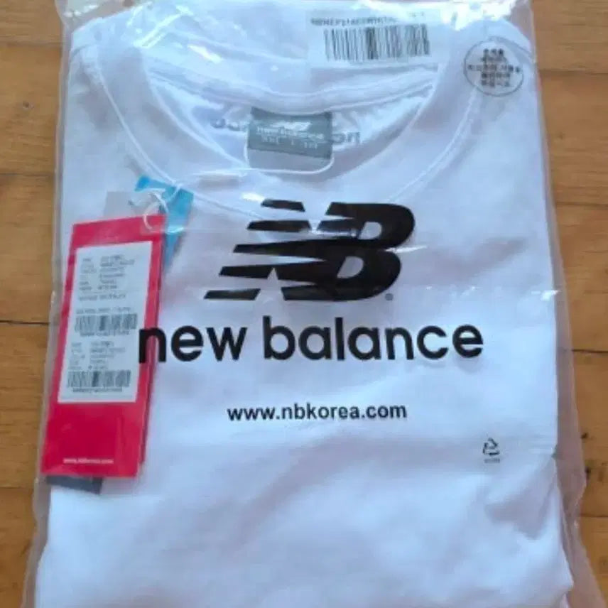 [BUNJANG] New Balance Embroidered Logo Short-Sleeve T-shirt / 