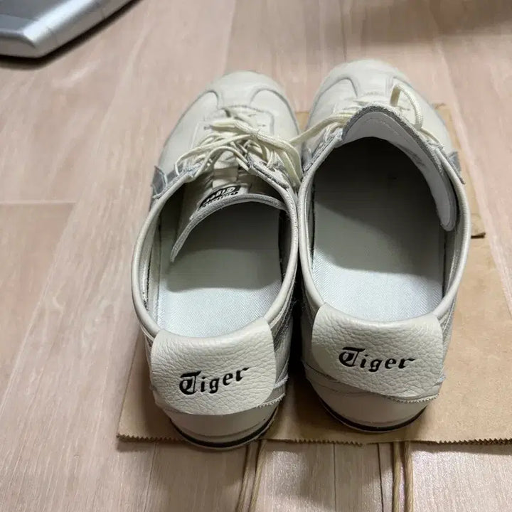 [BUNJANG] Onitsuka Tiger Mexico 66 Silver White Sneakers / 오니츠카타이거 멕시코66 실버 화이트 스니커즈 270