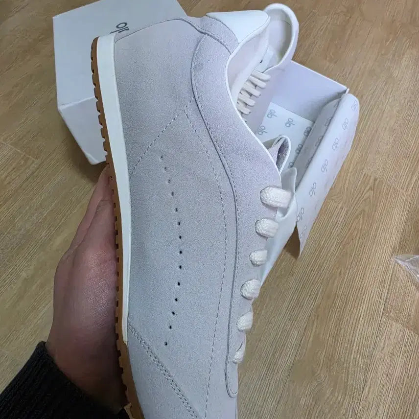 [SOLD OUT] 알로 선셋 스니커즈 전사이즈 블랙 화이트