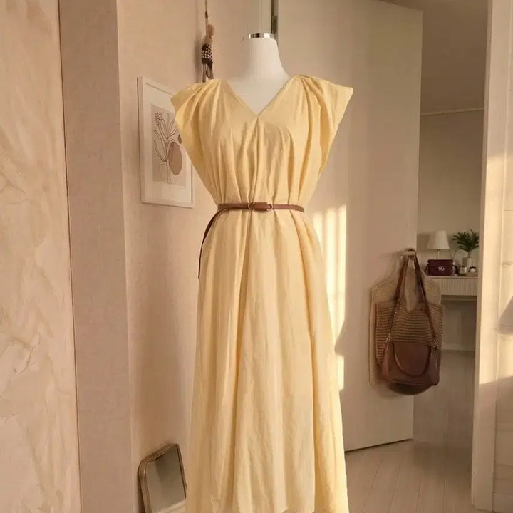 [BUNJANG] COS Silk Blend Shirred V-Neck Long Dress / [COS] 코스 실크 혼방 셔링 브이넥 롱 원피스 (Lemony Yell