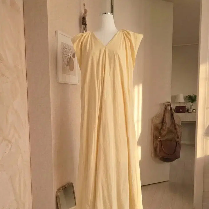 [BUNJANG] COS Silk Blend Shirred V-Neck Long Dress / [COS] 코스 실크 혼방 셔링 브이넥 롱 원피스 (Lemony Yell