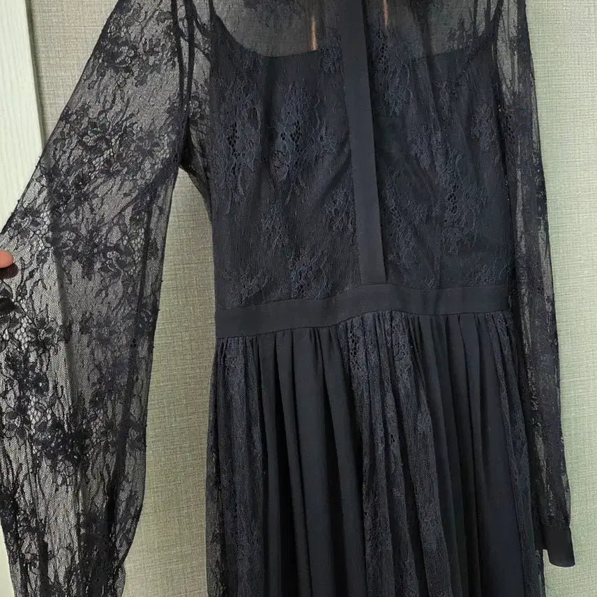 [SOLD OUT] 모조에스핀 진네이비 레이스맥시원피스