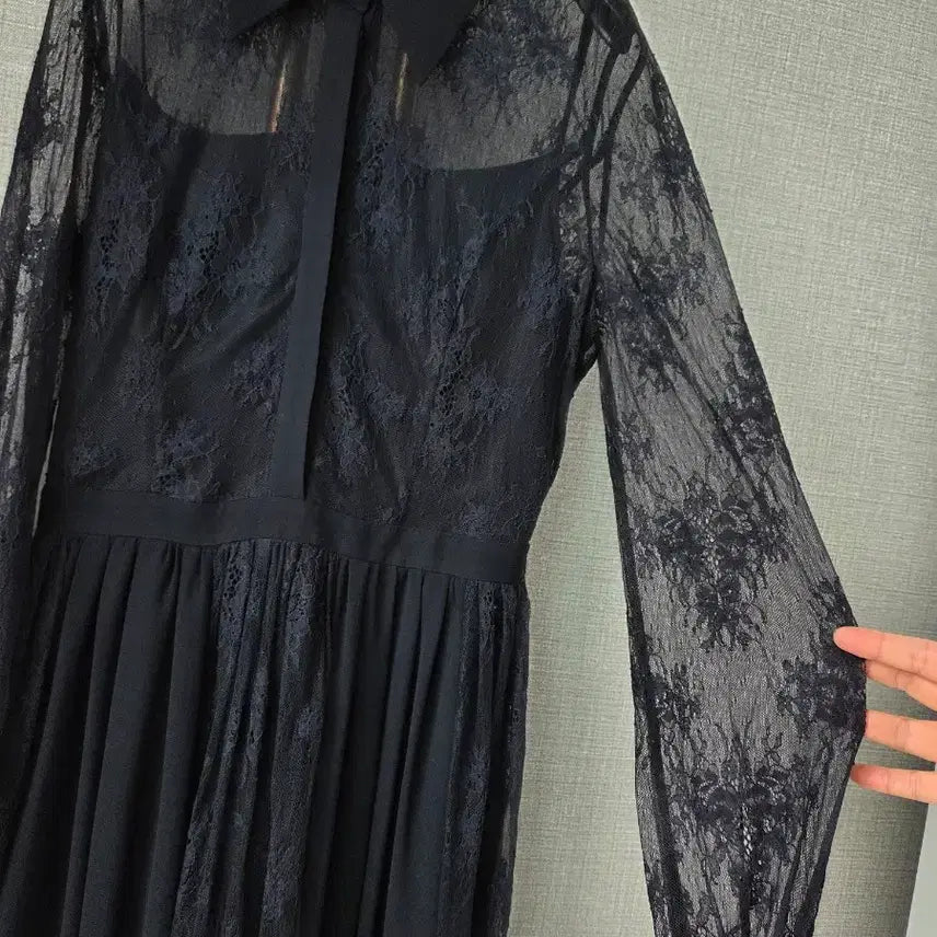 [SOLD OUT] 모조에스핀 진네이비 레이스맥시원피스