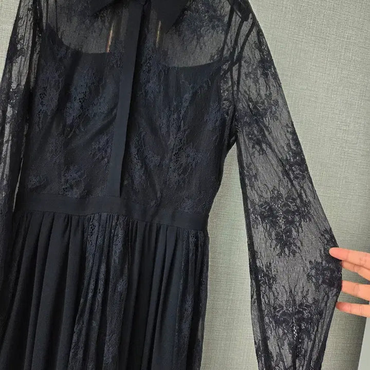 [SOLD OUT] 모조에스핀 진네이비 레이스맥시원피스