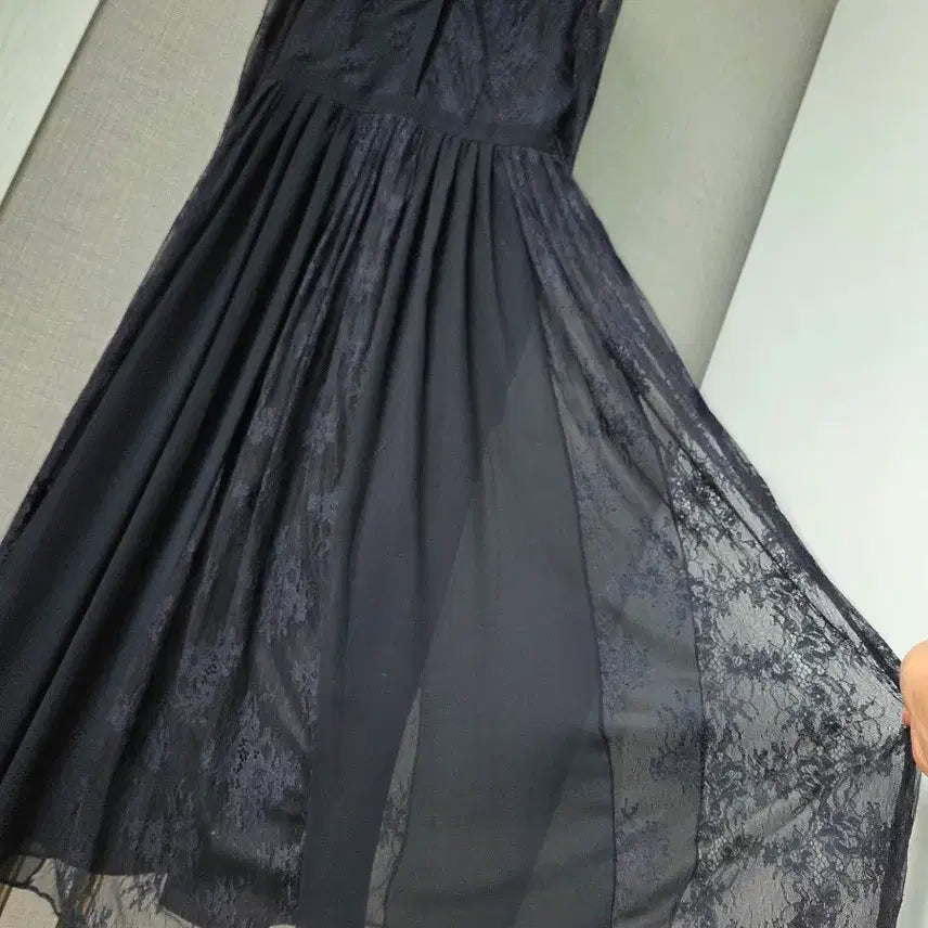 [SOLD OUT] 모조에스핀 진네이비 레이스맥시원피스