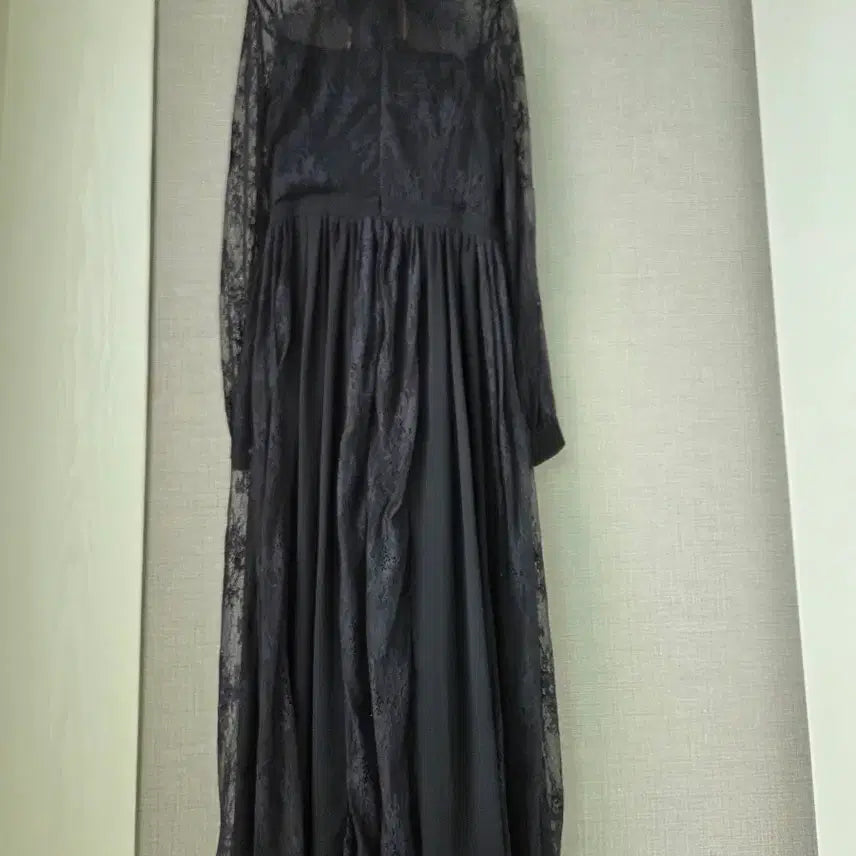 [SOLD OUT] 모조에스핀 진네이비 레이스맥시원피스