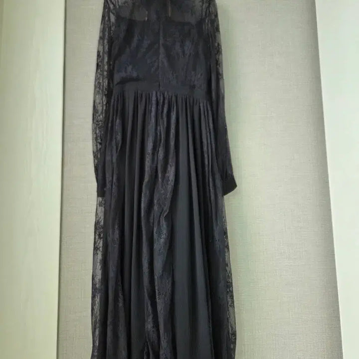 [SOLD OUT] 모조에스핀 진네이비 레이스맥시원피스