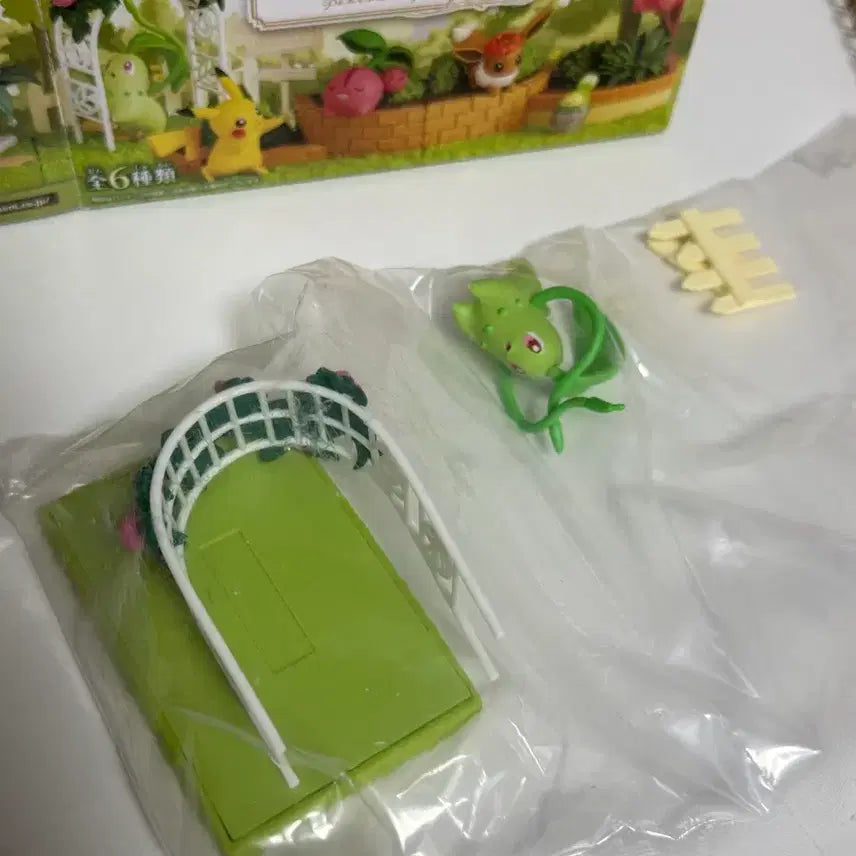 [BUNJANG] Re-Ment Pokémon Garden Chikorita Afternoon Sunlit Garden Figure / 리멘트 포켓몬 가든 햇살이비치는 정원의 오후 치코리타