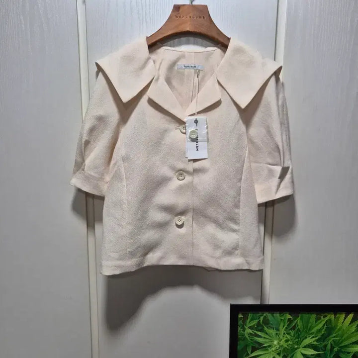 [BUNJANG] Cobett Blanc Ivory Short-Sleeve Cape Collar Blouse New Arrival / (타임세일)(새상품)코벳블랑 반팔 블라우스 아이보리