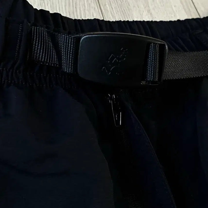 [BUNJANG] Gramicci Nylon Loose Shorts - Black / GRAMICCI NYLON LOOSE SHORT BLACK