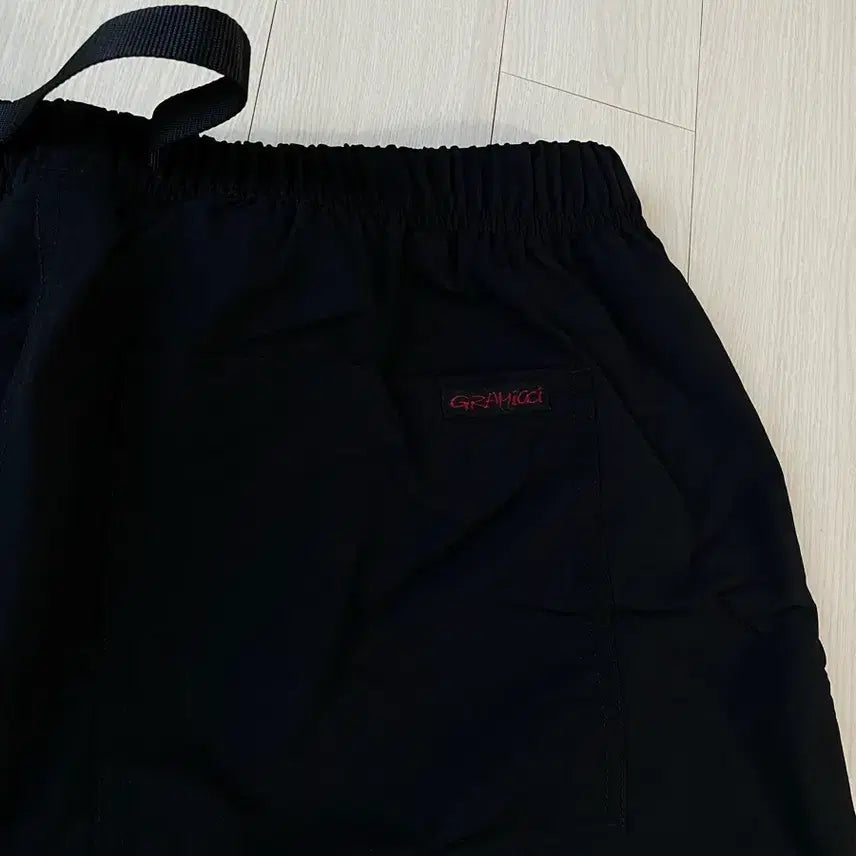 [BUNJANG] Gramicci Nylon Loose Shorts - Black / GRAMICCI NYLON LOOSE SHORT BLACK