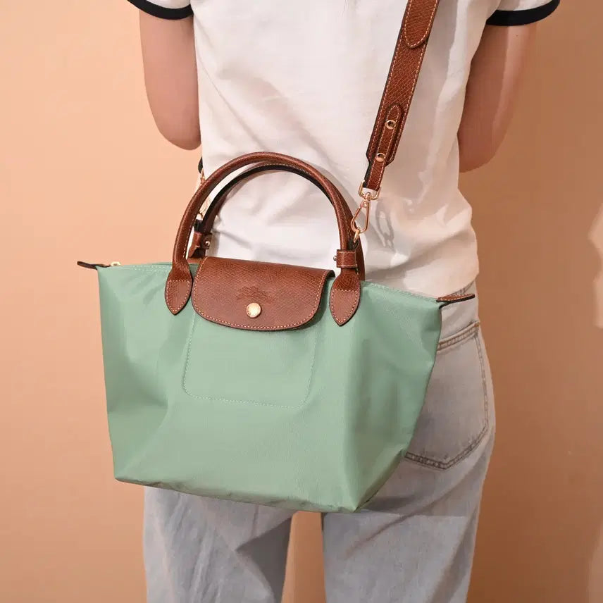 [BUNJANG] Longchamp Nylon and Leather Shoulder Clutch Bag / 롱샴 클러치백 숄더백 그린 나일론 소가죽 스몰 사이즈 여성