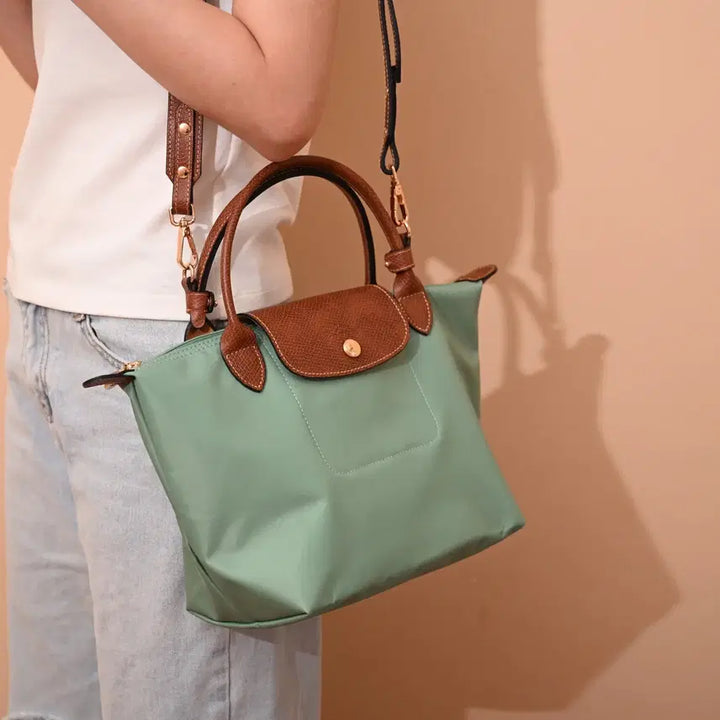 [BUNJANG] Longchamp Nylon and Leather Shoulder Clutch Bag / 롱샴 클러치백 숄더백 그린 나일론 소가죽 스몰 사이즈 여성