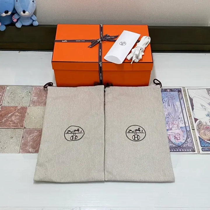 [BUNJANG] Hermès Shoe Box Set with Dust Bag, Laces, and Ribbon / 에르메스 신발박스(35.5x21.5x12.5)+더스트+신발끈+리본