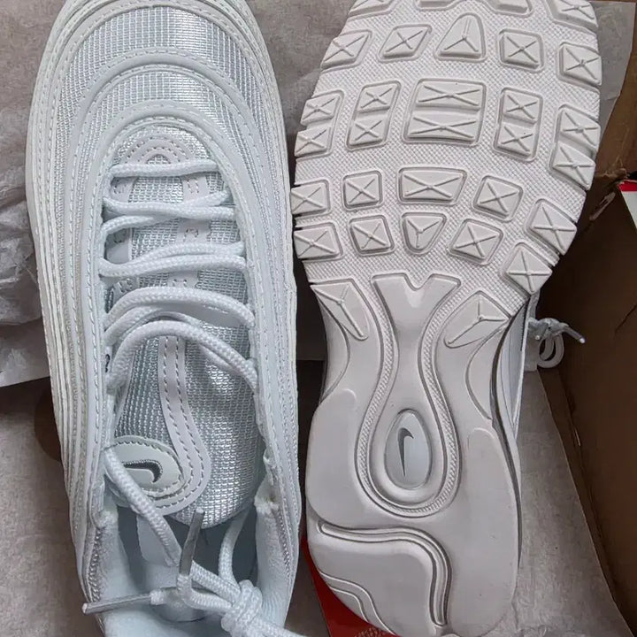 [BUNJANG] Nike Air Max 97 White Sneakers 235 / 나이키 에어맥스 97 화이트 운동화 235