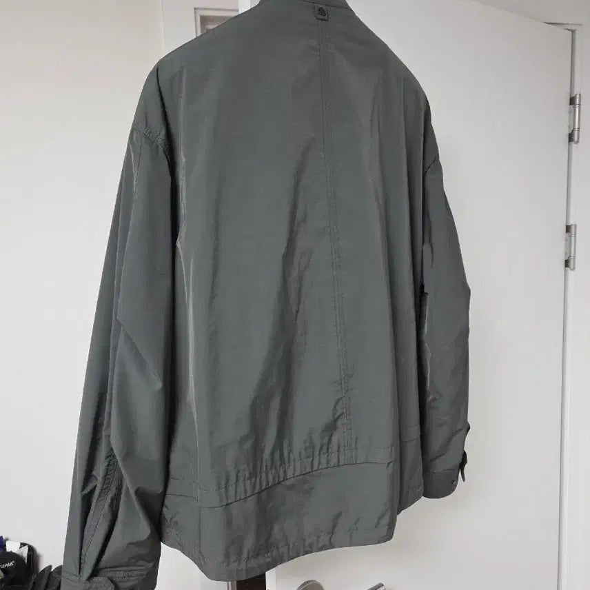 [SOLD OUT] [새상품] 알레그리 스탠카라 쉘파카 점퍼 그레이쉬카키 50(105)