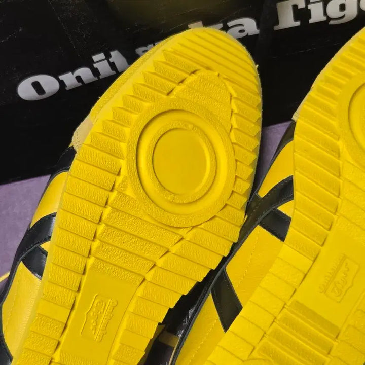 [BUNJANG] Onitsuka Tiger Mexico 66 Deluxe Taichi Yellow Black Sneakers / 오니츠카타이거 멕시코 66 디럭스타이치 옐로우 블랙 275
