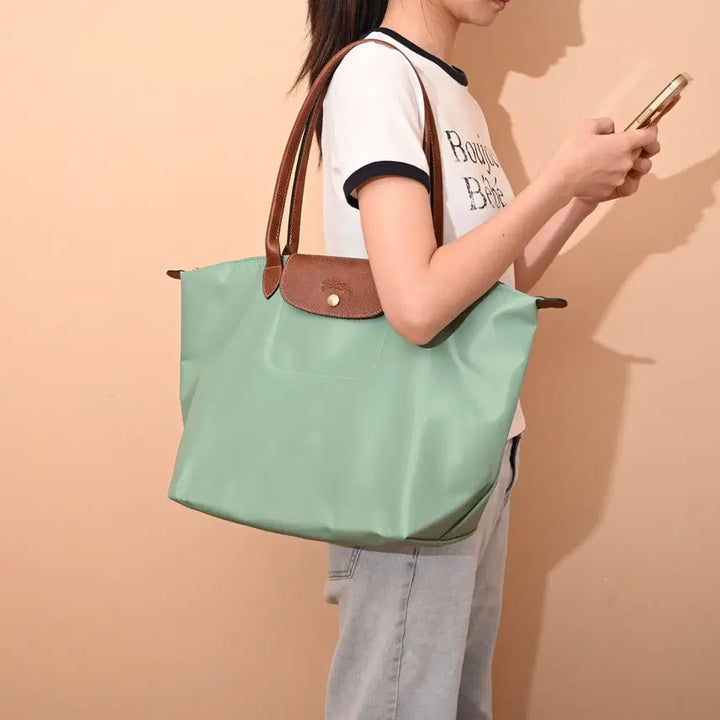 [BUNJANG] Longchamp Nylon and Leather Crossbody Clutch Bag / 롱샴 클러치백 크로스백  그린  나일론 소가죽 라지 사이즈 여성
