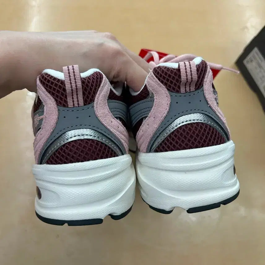 [SOLD OUT] (새상품) 280사이즈 뉴발란스 530 운동화 버건디 정품