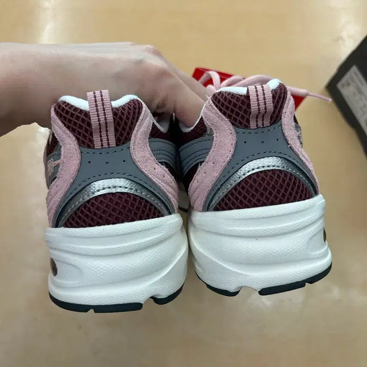 [SOLD OUT] (새상품) 280사이즈 뉴발란스 530 운동화 버건디 정품