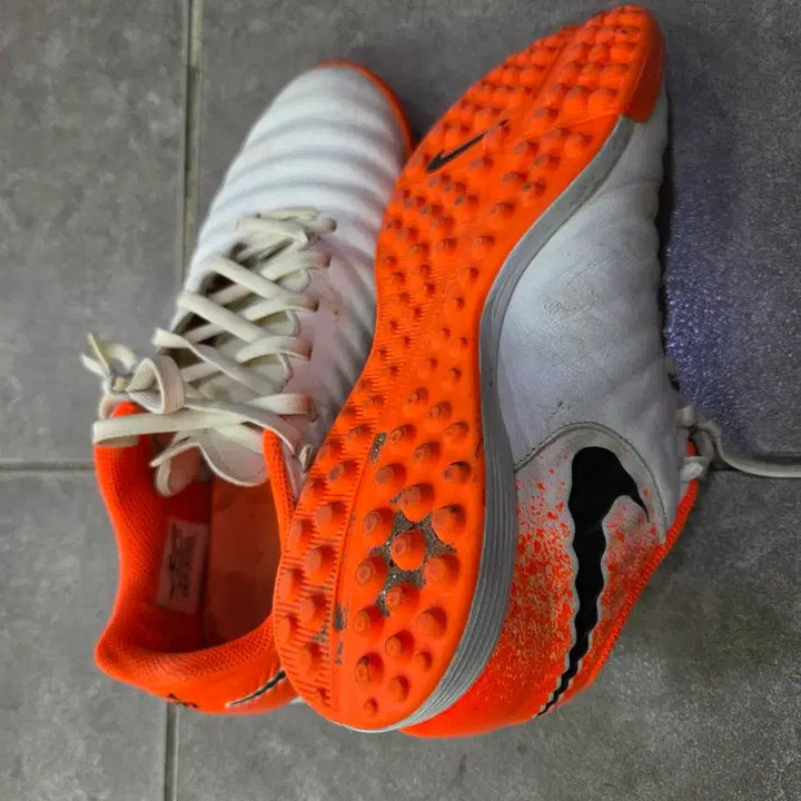 [BUNJANG] Nike Soccer Cleats 250 / 나이키축구화250