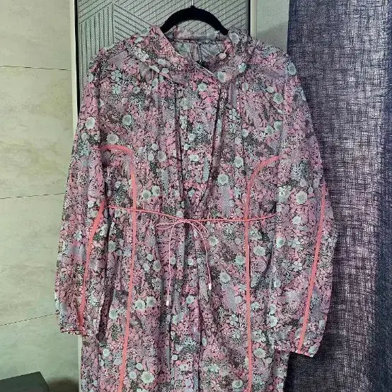 [BUNJANG] Flower Pattern Hooded Windbreaker Pink (XL) / 플라워 패턴 후드 롱 바람막이 핑크(XL/무료배송)
