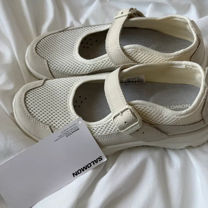[BUNJANG] Salomon Mary Jane Vanilla 240 Shoes / 새상품 :) 살로몬 메리제인 바닐라 240