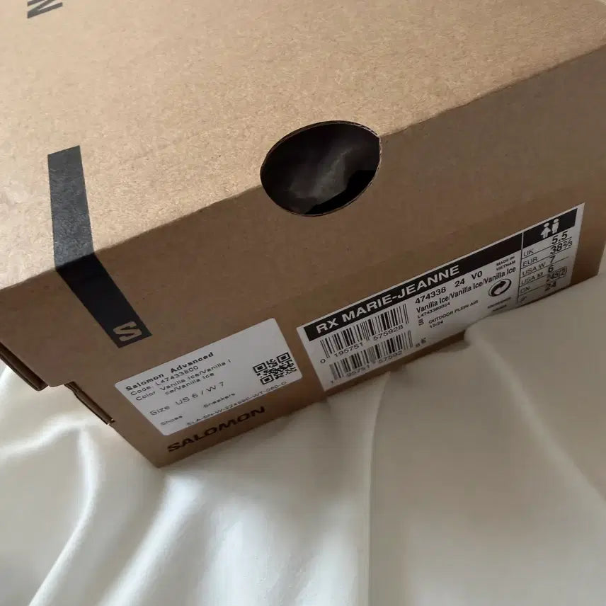 [BUNJANG] Salomon Mary Jane Vanilla 240 Shoes / 새상품 :) 살로몬 메리제인 바닐라 240