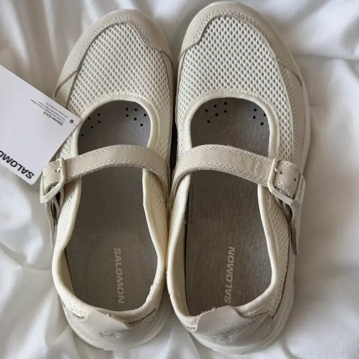 [BUNJANG] Salomon Mary Jane Vanilla 240 Shoes / 새상품 :) 살로몬 메리제인 바닐라 240