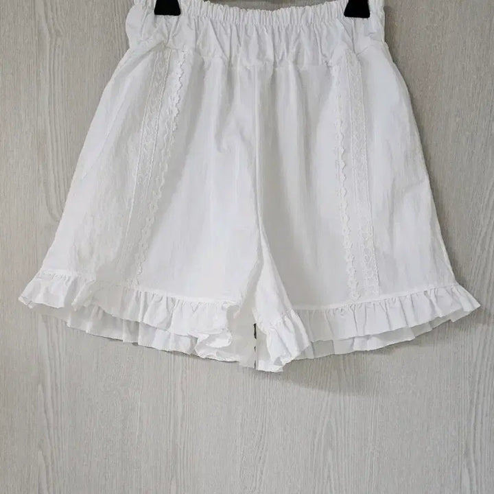 [BUNJANG] Unbranded Lace Frill Shorts / 바스락 반바지 레이스프릴 새상품