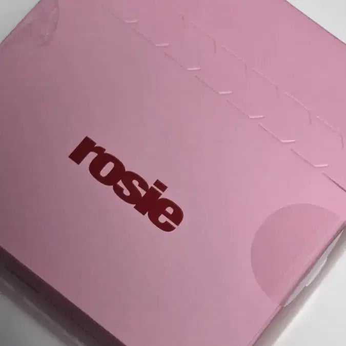 [SOLD OUT] 로제 스케이트 보드 키링 핑크+포토카드