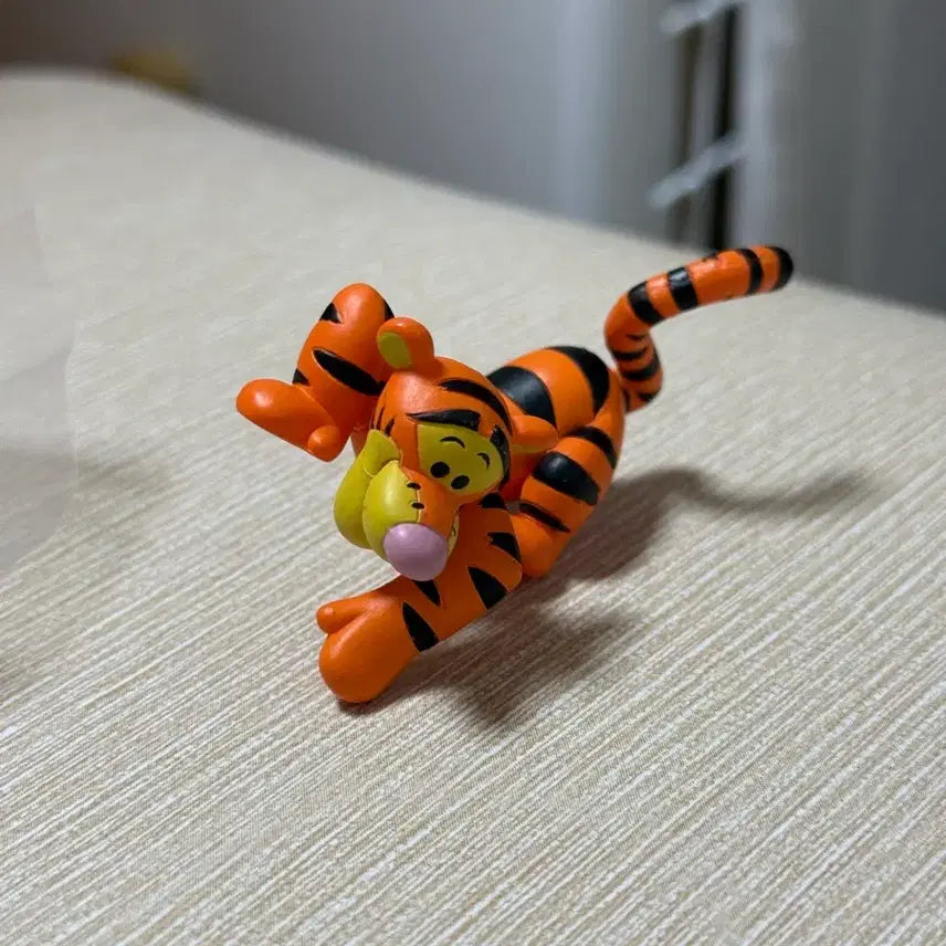 [BUNJANG] Disney Winnie the Pooh Tigger Figure / 디즈니 윈니 더 푸 티거 피규어